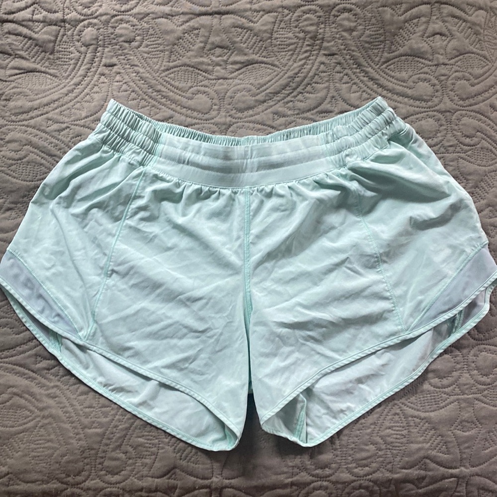 Lululemon Hotty Hot 2.5” Shorts